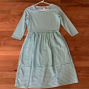 Green & White Casual A-Line Knee Length Dress with LongSleeves Green White Excnt